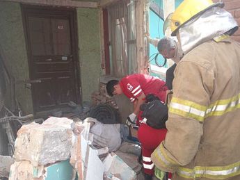 Colapsa techo de vivienda sobre anciano en Lerdo