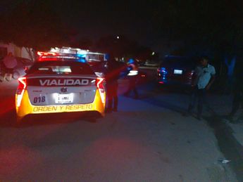 El conductor, Jesús Salvador, chocó su costado contra una camioneta GMC.