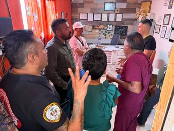 Familiares acudieron para expresar su preocupación por la continuidad del proceso de rehabilitación.