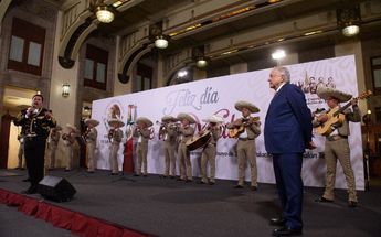 AMLO dejó de lado la política en el Día de las Madres / Presidencia.