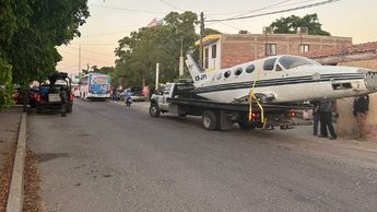 Durante el cateo se localizó una aeronave. | Manuel Aceves