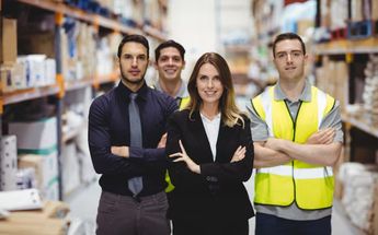 El 1 de mayo, los trabajadores luchan por mejorar sus condiciones laborales | Freepik