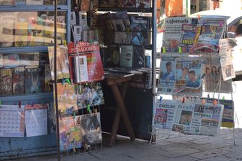 Las casetas de periódico retiradas en Puebla no contaban con los permisos del municipio / Agencia Es Imagen