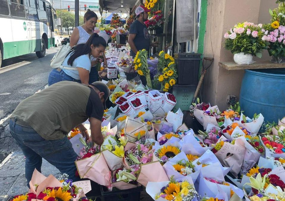 Incrementa venta de flores por Día de las Madres en Monterrey. | Víctor González