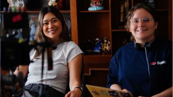 Bajo la dirección de Sylvia Ray, la coproducción "The Middle" trajo a más de 20 profesionales desde Estados Unidos para filmar en locaciones regional