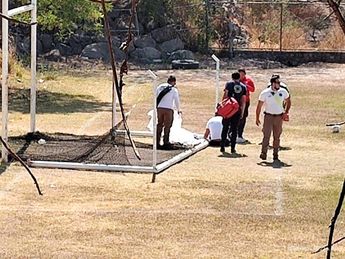 La portería le cayó al mejnor en pleno juego/ Especial