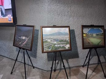 Cuadros del nuevo estadio de Tigres fueron exhibido en el Lobby del Congreso local. | José Luis Marroquín