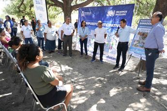 El alcalde Daniel Carrilo durante el evento de inauguración de los espacios especiales en la plaza. | Cortesía
