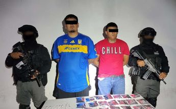 Los detenidos poseían 21 envoltorios con mariguana y 29 con cocaína en piedra. | Cortesía