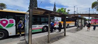 Unidades saturadas y en mal estado evidencian las condiciones del transporte público en Saltillo, pese al aumento en la tarifa. | Angel Cortés