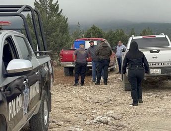Elementos de la Policía Municipal arribaron al sitio, aunque no pudieron ingresar al inmueble. |Jesús Villegas