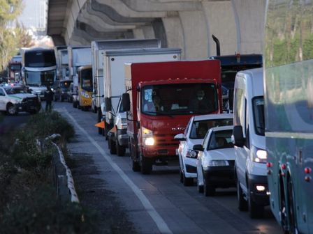 La autopista México-Puebla suele registrar tráfico pesado, durante las horas pico / Es Imagen