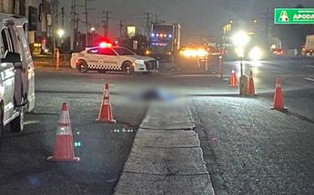 El cuerpo del hombre quedó sobre la vía por la madrugada. | Miranda Arias