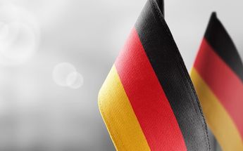 La empresa pide que el trabajador viaje a Alemania / Freepik.