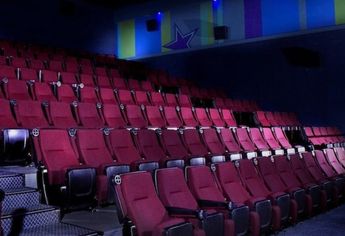 Aquí te diremos si te pueden prohibir o no entrar con comida al cine en México.