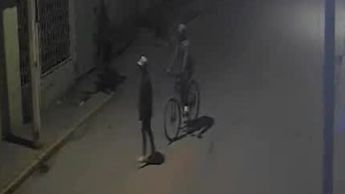 Cámaras captan doble robo en la J. Luz Torres: Vecinos exigen alto a la impunidad