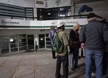 Algunos interesados arribaron desde las 3:00 horas para ser de los primeros en la fila. | José Luis Marroquín
