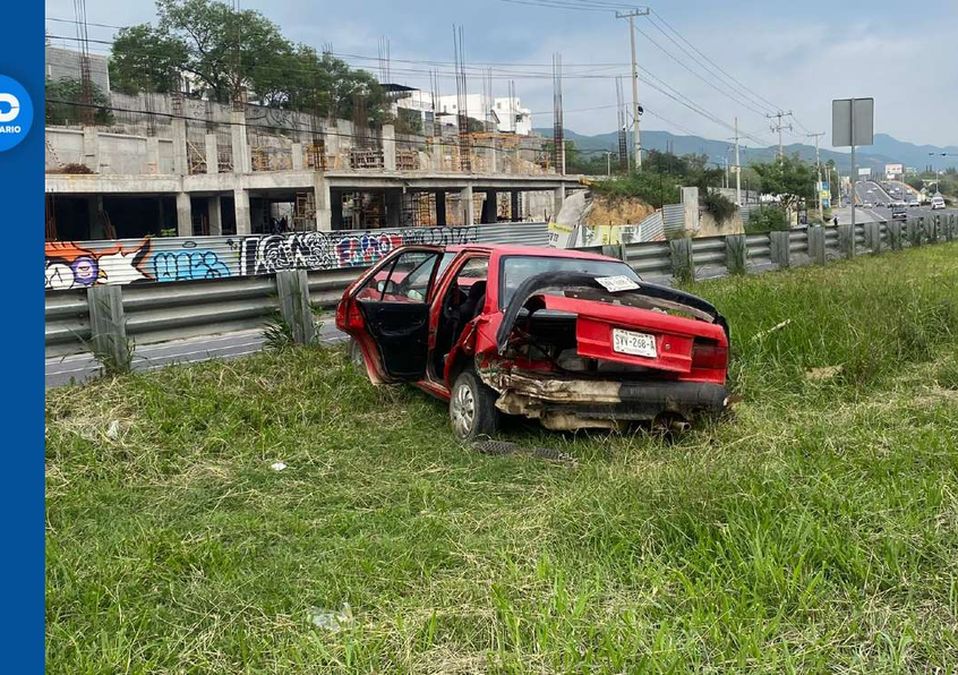 Mujer resulta lesionada tras choque en Carretera Nacional en Santiago. | Pamela Villanueva