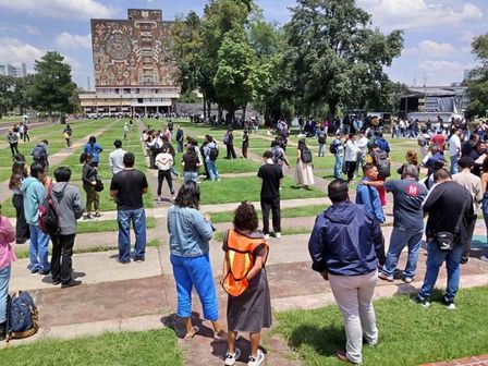 Ante la magnitud de los sismos en México, la población realiza simulacros | Cuartoscuro