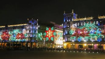 Alumbrado en el Zócalo de CdMx 2024