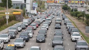 La correcta identificación de los señalamientos en la Vía Atlixcáyotl es fundamental para respetar los límites de velocidad / Es Imagen