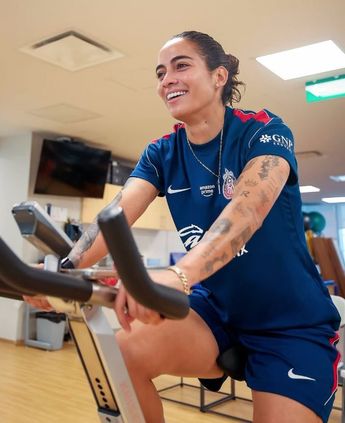 Carolina con su entrega y pasión por el equipo de Chivas ha logrado convertirse en una leyenda | Carolina Jaramillo vía Instagram