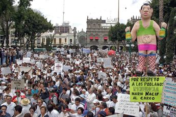 Manifestación para pedir la renuncia de Mario Marín al cargo como gobernador / Andrés Lobato