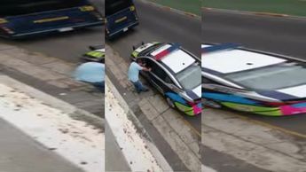 Captan a policías recibiendo 'mordida' en Puebla
