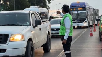 Un accidente vehicular terminó por colapsar Periférico Poniente en su cruce con Av. acueducto en Zapopan | Juan Carlos Mungía
