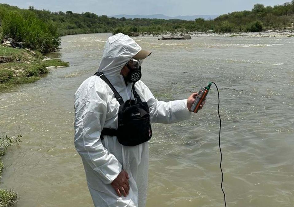 La Universidad Autónoma de Nuevo León realizará un análisis fisicoquímico del agua del río Pesquería. | Cortesía