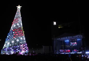 Encendido del pino de Navidad en Torreón