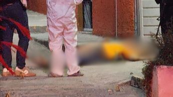 La mujer fue atacada a balazos al exterior de un domicilio en colonia Villa de Guadalupe, Iguala.