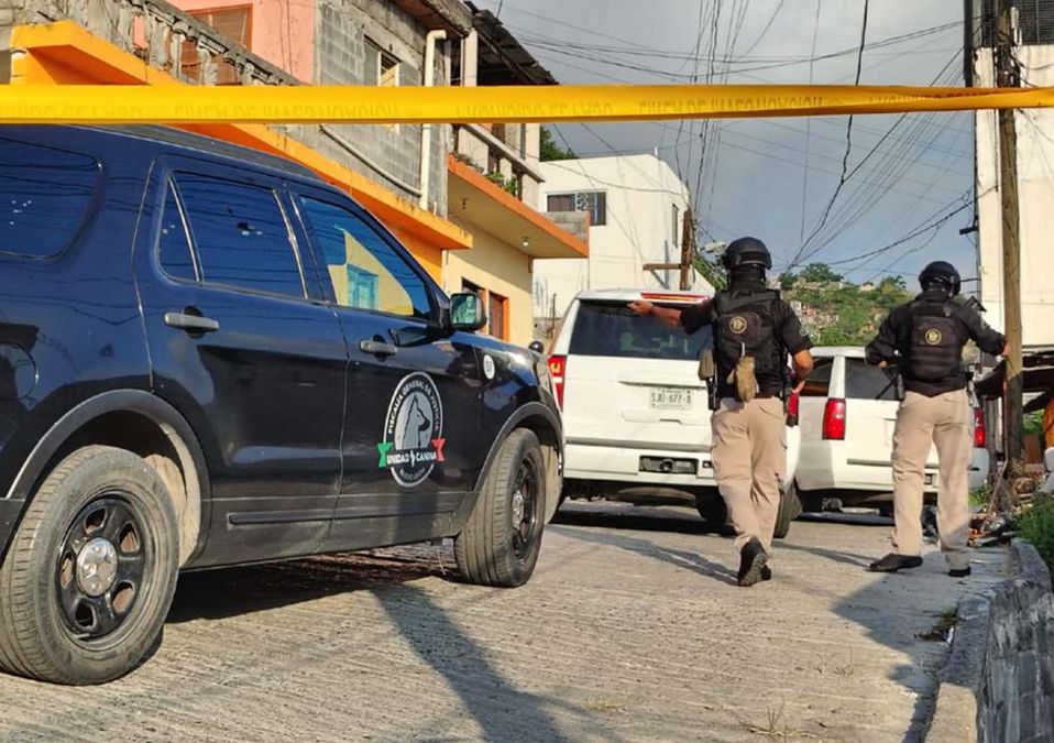 La unidad Antinarcóticos de la Fiscalía General de Justicia de Nuevo León llevó a cabo el allanamiento en la colonia América II. | Agustín Martínez