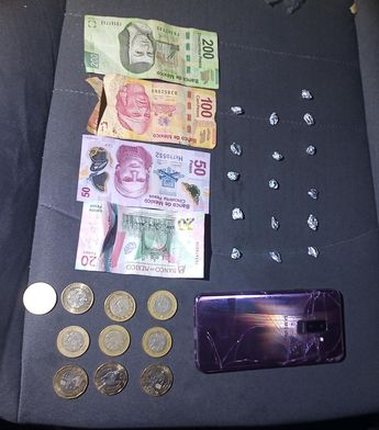 Droga y otros objetos hallados al implicado. | Cortesía