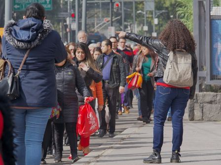 La gente se aglomera en espacios libres ante un sismo | Cuartoscuro