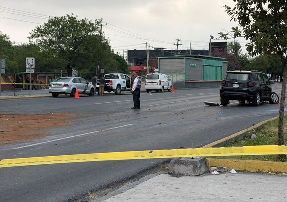 De acuerdo con el reporte de Protección Civil de Nuevo León, paramédicos de Cruz Verde brindaron atención a tres personas lesionadas. | Ángel Mercado
