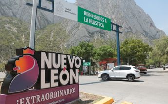 Parque La Huasteca en Santa Catarina / Leonel Rocha