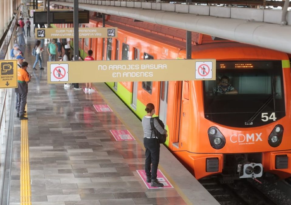 Estación del Metro San Andrés Tomatlán, Línea 12/ Jesús Quintanar