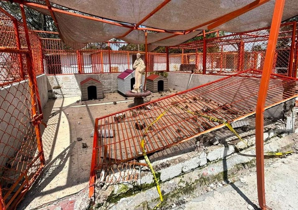 Encapuchados vandalizan Refugio Franciscano en Cuajimalpa. / X @Ref_Franciscano