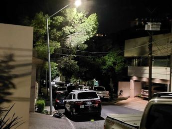 La Fiscalía General de Justicia de Nuevo León ejecutó una orden de cateo. | Leyda Estrada