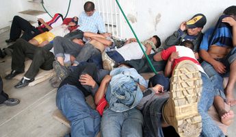 Migrantes opinan sobre las condiciones de las estaciones del INM. | Especial
