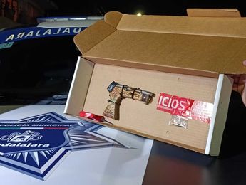 Arma confiscada en Guadalajara / Vicente Torres Alfaro