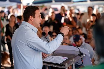 El alcalde Javier Díaz apuesta por la participación ciudadana para frenar a quienes tiran basura. | Daniel Santiago