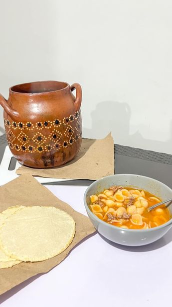 Mamá de Monterrey vende sopa casera en Facebook | Especial