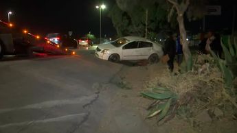 De última hora: Aparatosa volcadura en el Periférico de Torreón deja un conductor lesionado