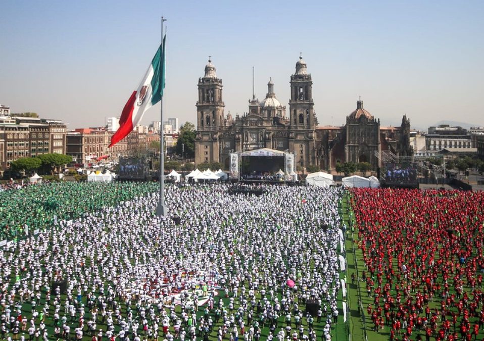 La Ciudad de México rompió el Récord Guinness de la clase de fútbol más grande del mundo con 35 minutos | Araceli López