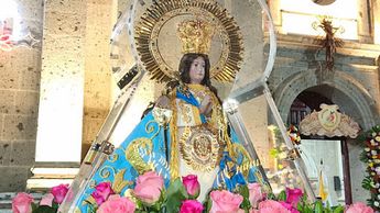Imagen de la Virgen de Zapopan en el atrio de la parroquia de San Francisco de Asís | Estefanía Romero López