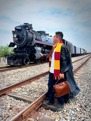 Regio se toma fotos en locomotora ‘La Emperatriz’ | Especial