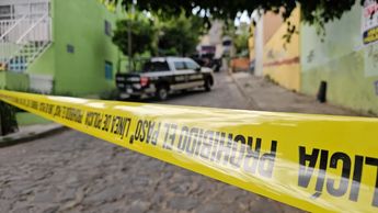 El cuerpo del hombre presentaba un impacto de bala en el pómulo; autoridades presumen que fue abandonado en el sitio | Juan Carlos Munguía