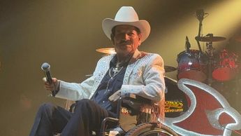 Don Chayo apareció en el escenario e interpretó sus mejores éxitos como “Quiero Que Sepas”. | Tadeo Gómez